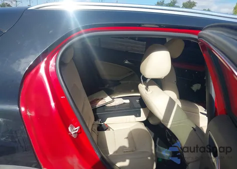 2015 Mercedes-Benz Gla 250 z USA, uszkodzony, nr VIN WDCTG4EB1FJ131770